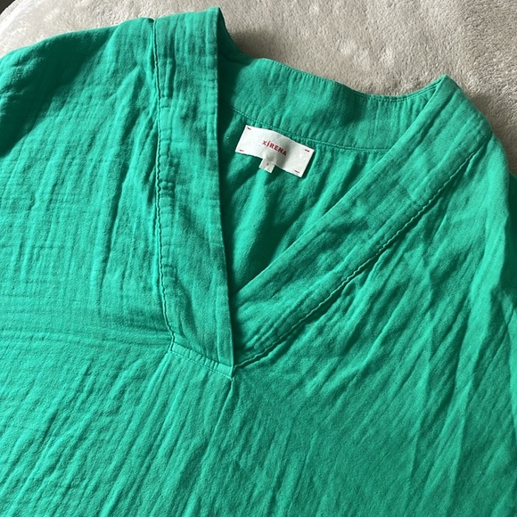 SOLD- XiRENA Avery Top in Nettle Green - Picture 3 of 7